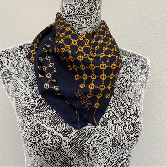 gucci wrap scarf